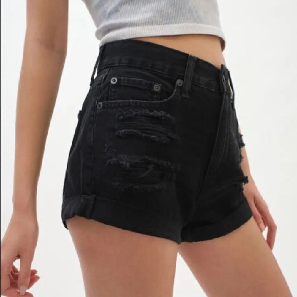 ✨ High-Rise Denim Mom Shorts✨